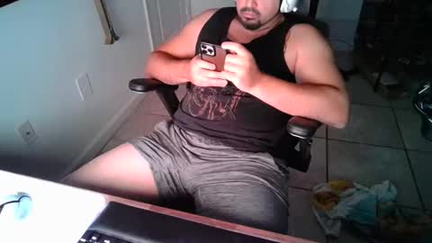 Snapshot of hereinmiami305 chatting on 10/26/25, 01:17 hereinmiami305 online show from 10/26/25, 01:17