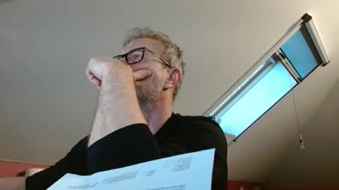 hering76 online show from 12/17/25, 07:47