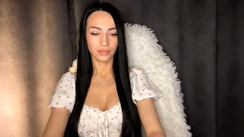 Snapshot of herlindagaribaldi chatting on 10/14/25, 09:26 Eva online show from 10/14/25, 09:26