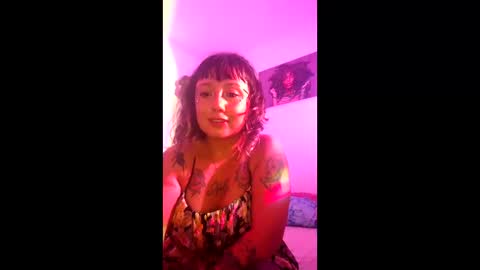Snapshot of hermaioni77 chatting on 05/11/26, 04:40 hermaioni77 online show from 05/11/26, 04:40
