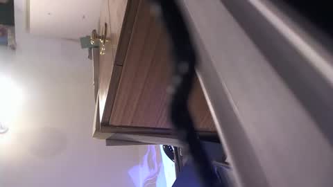 mature online show from 10/31/25, 08:37