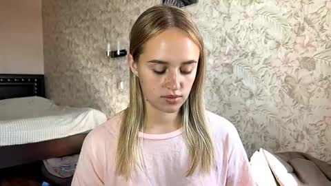 Snapshot of hermiladziekan chatting on 09/11/25, 07:41 Sylvia online show from 09/11/25, 07:41