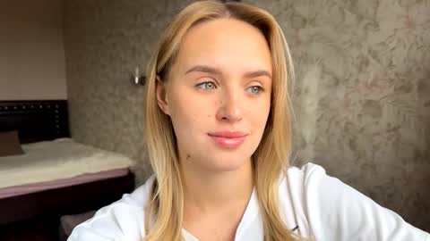 Snapshot of hermiladziekan chatting on 10/03/25, 08:22 Sylvia online show from 10/03/25, 08:22