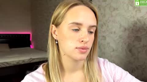 Snapshot of hermiladziekan chatting on 10/22/25, 08:14 Sylvia online show from 10/22/25, 08:14
