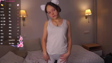 Snapshot of herminaabedi chatting on 12/17/25, 08:42 Hermina online show from 12/17/25, 08:42