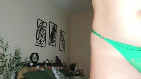 Snapshot of heroine_of_your_life chatting on 12/25/24, 11:54 Maryana online show from 12/25/24, 11:54