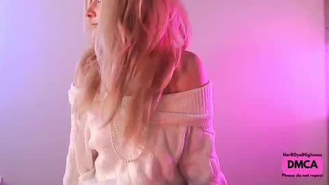 Snapshot of herr0yalhighness chatting on 02/17/26, 09:10 Holly online show from 02/17/26, 09:10