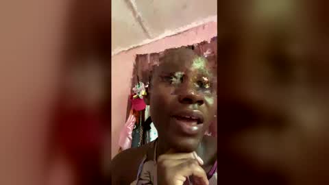 Snapshot of herslatt chatting on 01/09/26, 09:23 herslatt online show from 01/09/26, 09:23