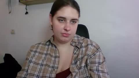 Snapshot of hess_luna_ chatting on 10/09/25, 09:07 hess_luna_ online show from 10/09/25, 09:07