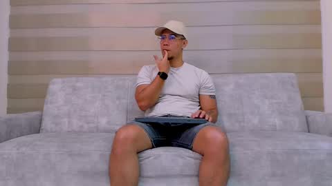 heteros men online show from 02/25/25, 01:28