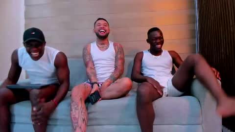 heteros men online show from 10/24/25, 01:51