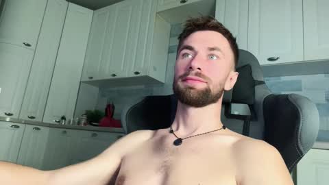 Snapshot of hey_arnold chatting on 11/16/25, 09:20 Arnold online show from 11/16/25, 09:20