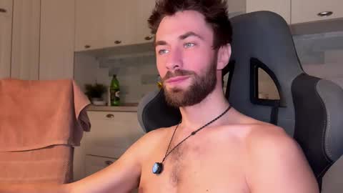 Snapshot of hey_arnold chatting on 02/08/26, 09:18 Arnold online show from 02/08/26, 09:18