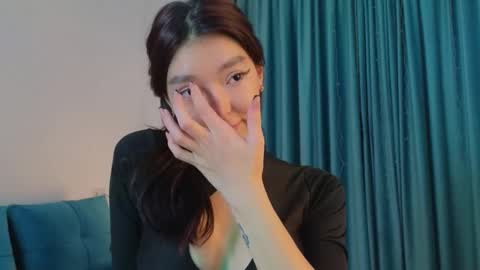 Snapshot of hey_herbal chatting on 10/16/25, 02:40 Audrey online show from 10/16/25, 02:40