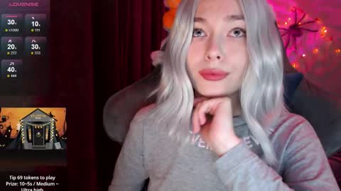  Nora  online show from 11/03/25, 10:53