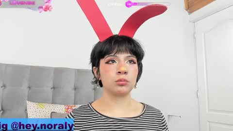 Snapshot of hey_noraly chatting on 01/17/25, 01:24 Noraly online show from 01/17/25, 01:24