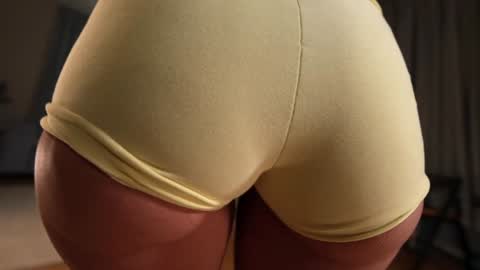 Snapshot of heybanan chatting on 02/02/26, 06:28 Alina online show from 02/02/26, 06:28