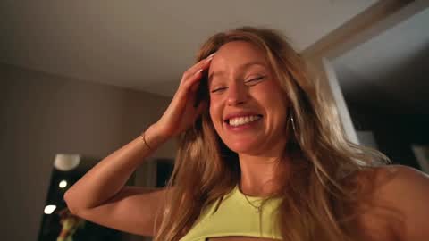 Snapshot of heybanan chatting on 02/20/26, 04:07 Alina online show from 02/20/26, 04:07