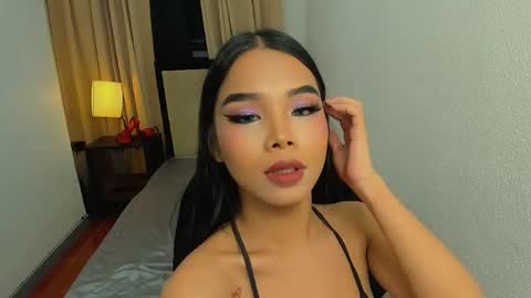 Snapshot of heyitsafira chatting on 05/31/26, 06:42 SAFIRA 3 online show from 05/31/26, 06:42