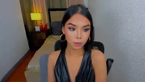Snapshot of heyitsafira chatting on 06/29/26, 02:28 SAFIRA 3 online show from 06/29/26, 02:28