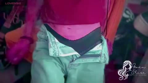 Gwen Elise online show from 11/11/25, 12:21