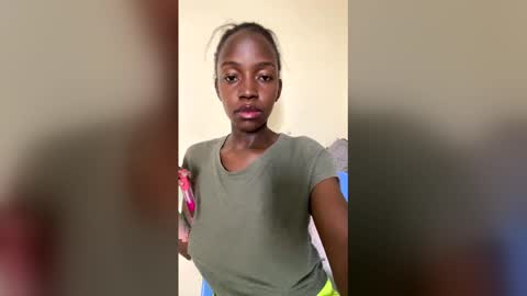 Snapshot of hhaanneeyy chatting on 03/29/26, 09:53 hhaanneeyy online show from 03/29/26, 09:53