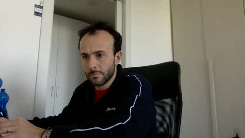 Snapshot of hhombre chatting on 03/27/26, 02:39 hhombre online show from 03/27/26, 02:39
