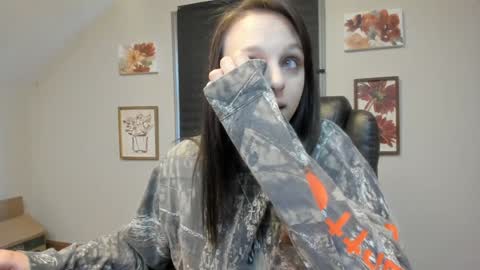 Paige online show from 10/02/25, 01:40