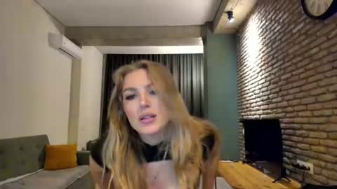 Snapshot of hi_lina chatting on 07/05/26, 03:02 Hi lina online show from 07/05/26, 03:02