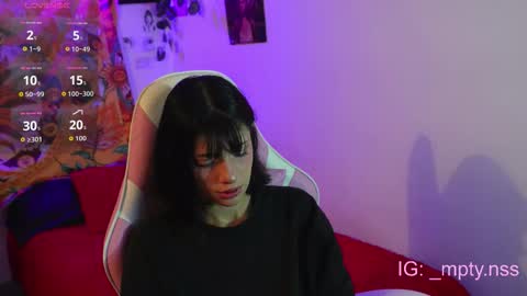 Snapshot of hi_scarlett chatting on 11/11/25, 09:42 hi_scarlett online show from 11/11/25, 09:42