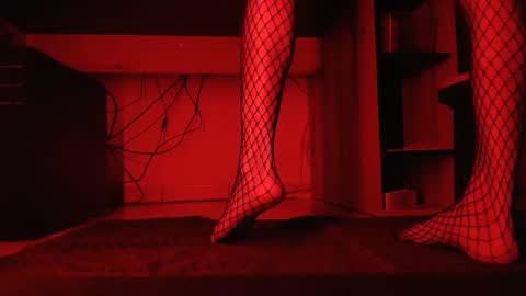 Snapshot of hibo66 chatting on 11/24/25, 12:43 InMyAss online show from 11/24/25, 12:43