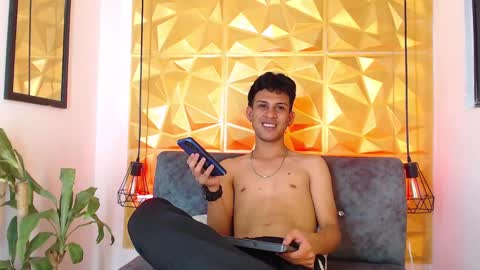 Snapshot of hidan_22 chatting on 02/27/25, 02:53 HIDAN online show from 02/27/25, 02:53