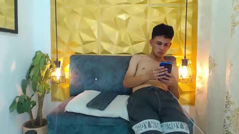 Snapshot of hidan_22 chatting on 03/08/25, 05:38 HIDAN online show from 03/08/25, 05:38