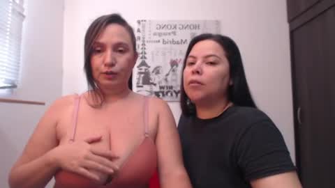 Snapshot of hidden_tinna chatting on 07/30/26, 03:22 Tinna online show from 07/30/26, 03:22