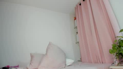 Snapshot of hiddendana chatting on 05/02/26, 11:48 Dana online show from 05/02/26, 11:48