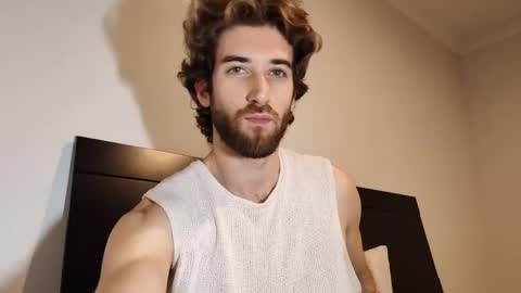 Snapshot of hiddengaze chatting on 03/06/26, 01:18 HiddenGaze online show from 03/06/26, 01:18