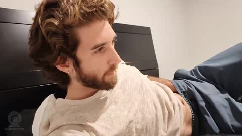 Snapshot of hiddengaze chatting on 03/11/26, 05:19 HiddenGaze online show from 03/11/26, 05:19