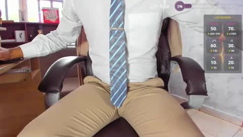 Snapshot of hiddenoffice chatting on 02/24/25, 07:41 George online show from 02/24/25, 07:41