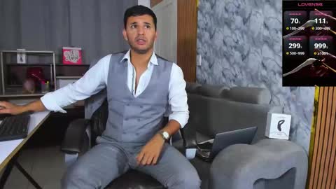 Snapshot of hiddenoffice chatting on 02/03/26, 05:27 George online show from 02/03/26, 05:27