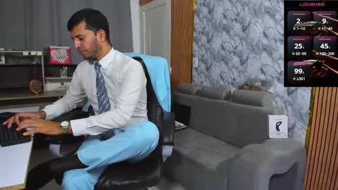 Snapshot of hiddenoffice chatting on 02/07/26, 06:06 George online show from 02/07/26, 06:06