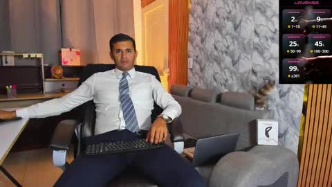 Snapshot of hiddenoffice chatting on 02/11/26, 04:39 George online show from 02/11/26, 04:39