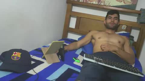 Snapshot of hideonbush051 chatting on 01/31/26, 08:29 hideonbush online show from 01/31/26, 08:29