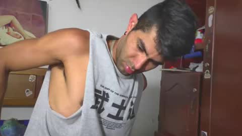 Snapshot of hideonbush051 chatting on 02/25/26, 11:20 hideonbush online show from 02/25/26, 11:20