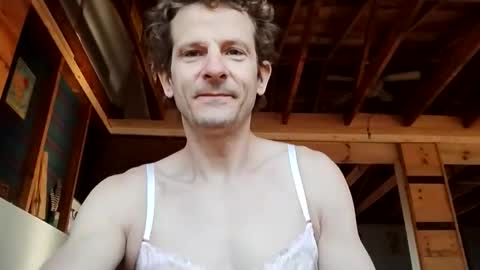 Snapshot of highpine chatting on 04/02/26, 12:36 Highpine online show from 04/02/26, 12:36