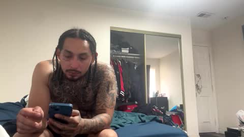 Snapshot of hihello300 chatting on 12/22/25, 08:17 hihello300 online show from 12/22/25, 08:17