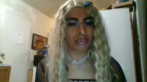 Snapshot of hihheelstranny chatting on 02/28/26, 09:32 hihheelstranny online show from 02/28/26, 09:32