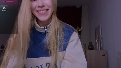 Chloe online show from 12/22/25, 03:03