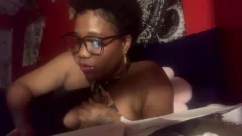 hiimz3 online show from 09/28/25, 08:36