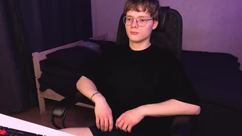 Snapshot of hikaru_heart chatting on 01/26/25, 12:01 Hikaru online show from 01/26/25, 12:01