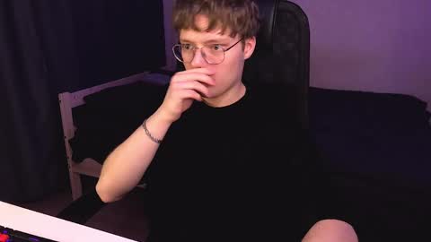 Snapshot of hikaru_heart chatting on 01/26/25, 03:03 Hikaru online show from 01/26/25, 03:03